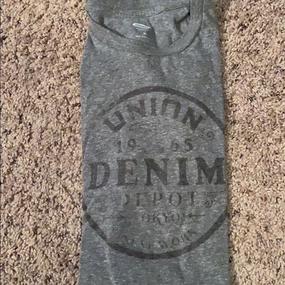 Old Navy graphic tees - Picture 4 of 5